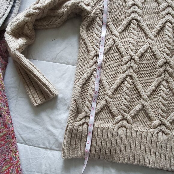 H & M  Bulky Cable Knit Sweater - Picture 5 of 6